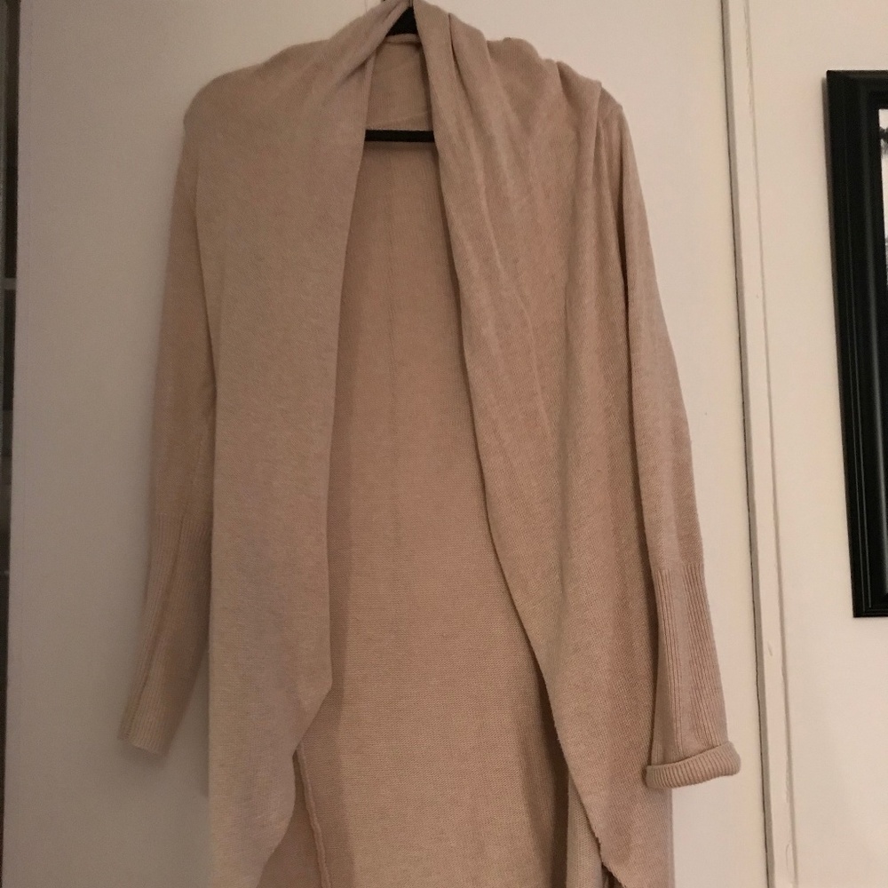 LIKE NEW: Beige Cardigan